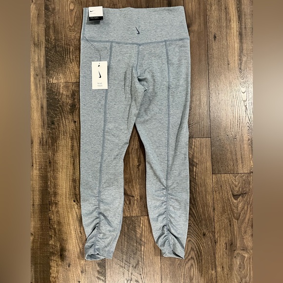 Nike dry fit capri tights - Picture 2 of 3